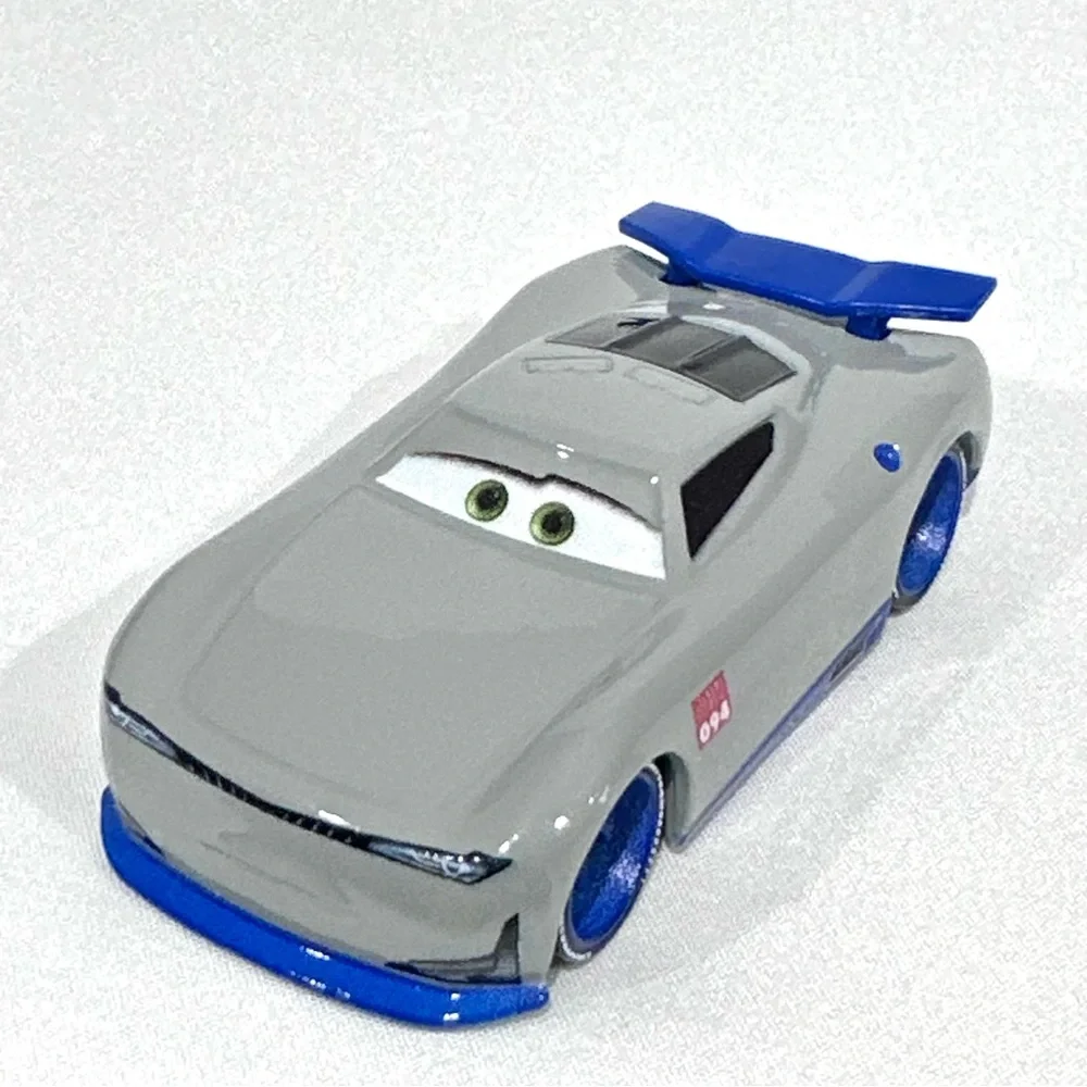 Disney Pixar Cars 3 Trainees Jae #94 & Ernesto #25 Die-cast Mattel